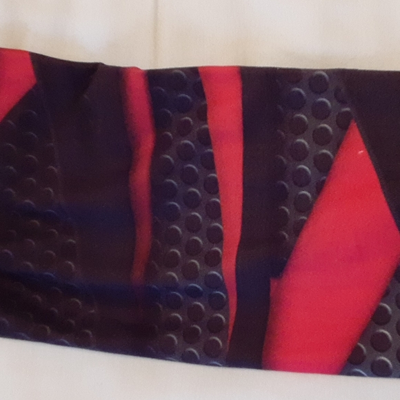 2/$12 red and black leggings, one size - Picture 6 of 6
